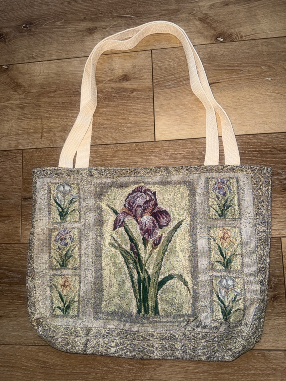 Mohawk Home Tapestry  Vintage Iris Tote 12x16